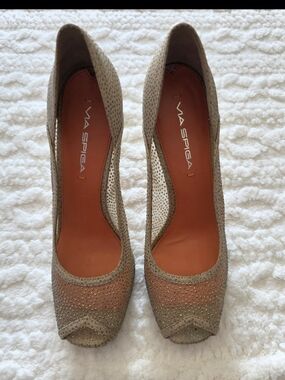 Via Spiga Size 8 Rhinestone Mesh Peep Toe Heels